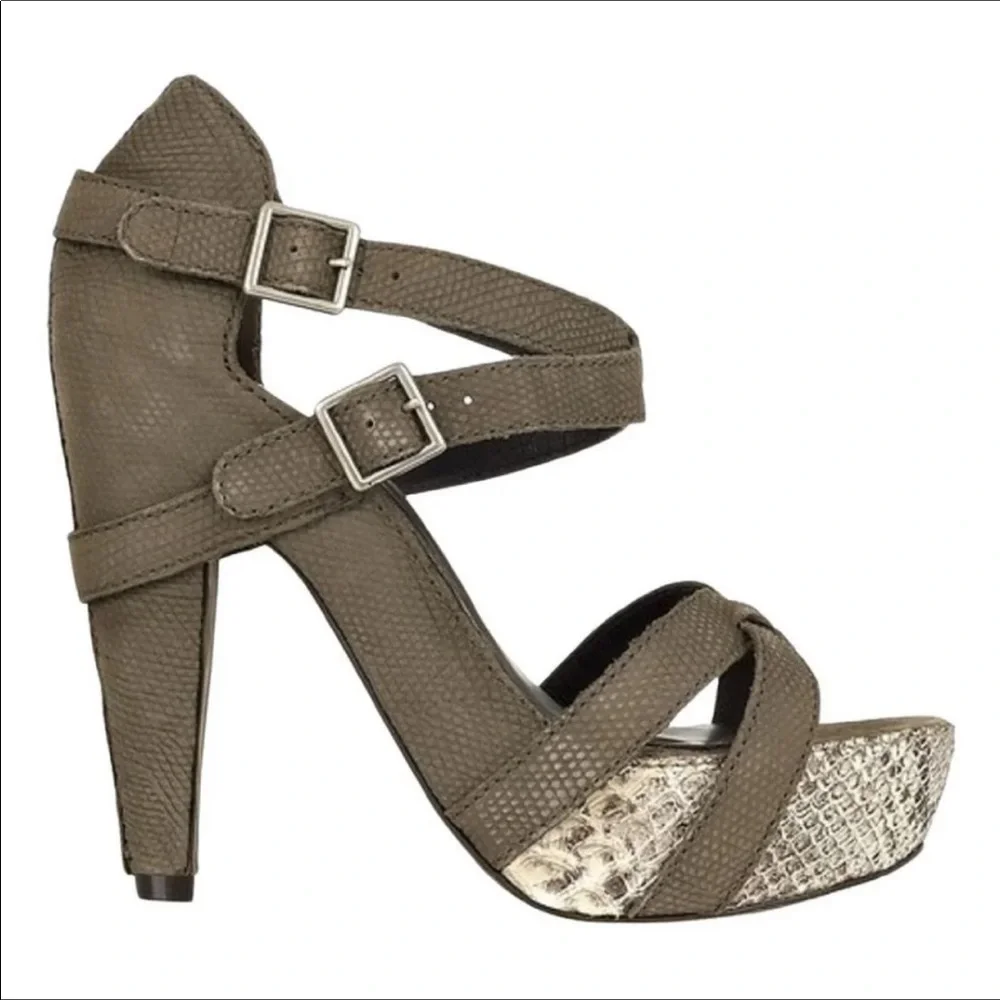 Elizabeth and James stylish platform